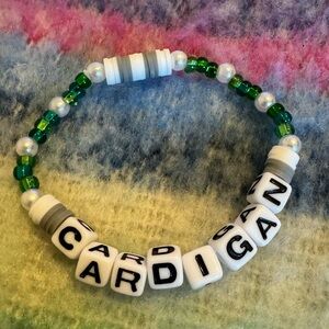 Cardigan 🧥 Swiftie Friendship Bracelet